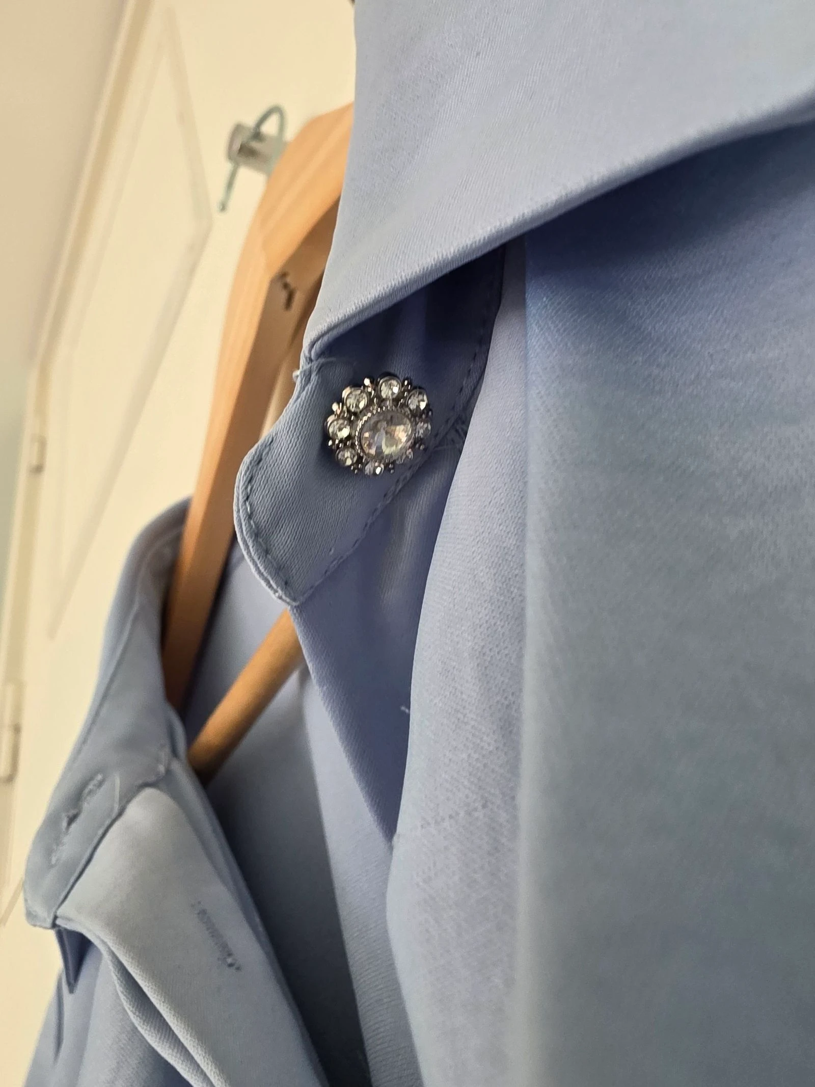Blusa Azul Acetinada Folhos | Zara | T.XL – photo 4